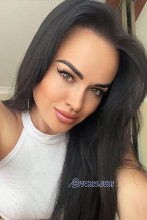 224660 - Viktoriia Age: 35 - Ukraine