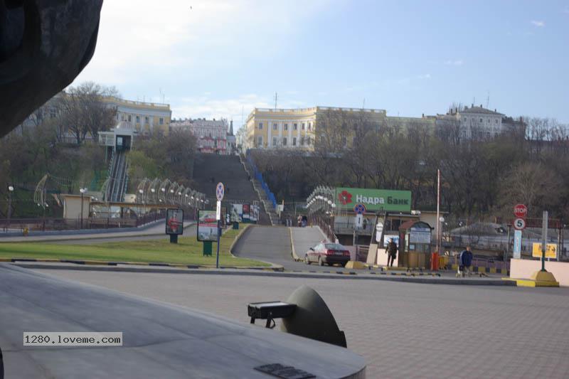 ukraine-women-12-08-067